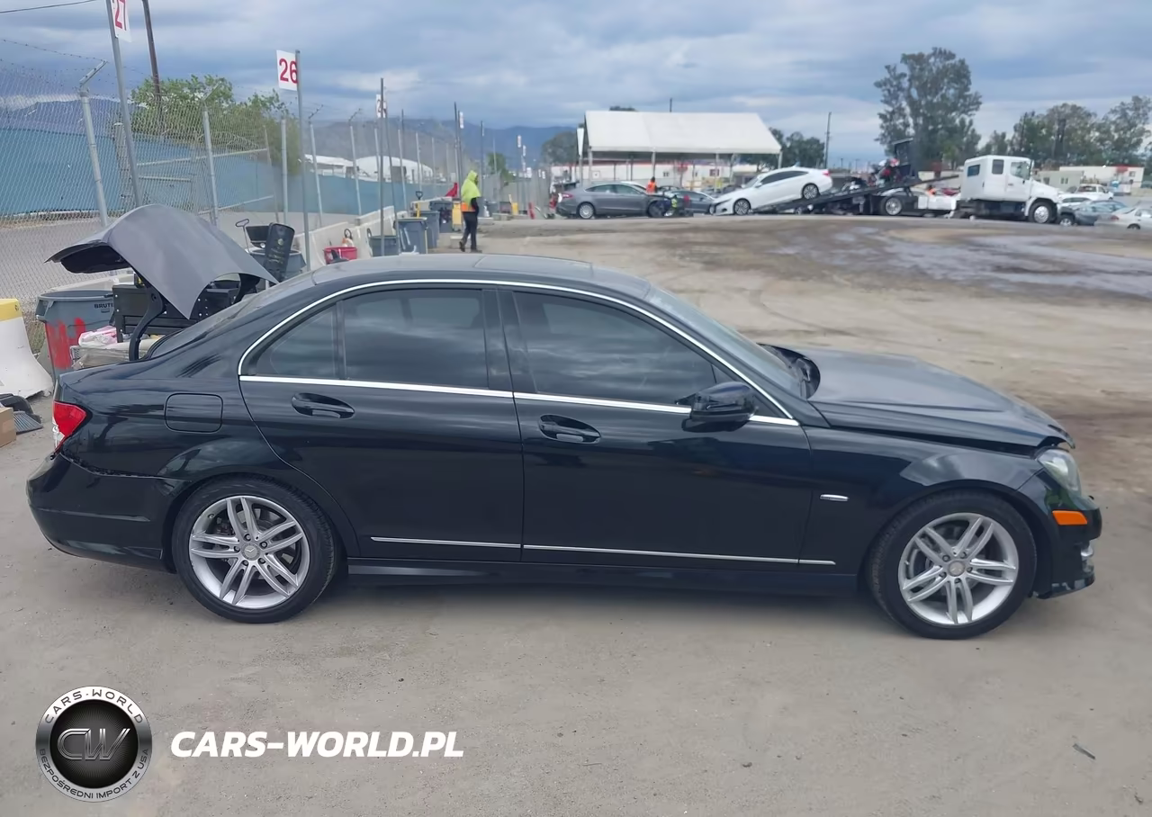2012 Mercedes-Benz C 250 Sport VIN:WDDGF4HB0CR235224 - 13