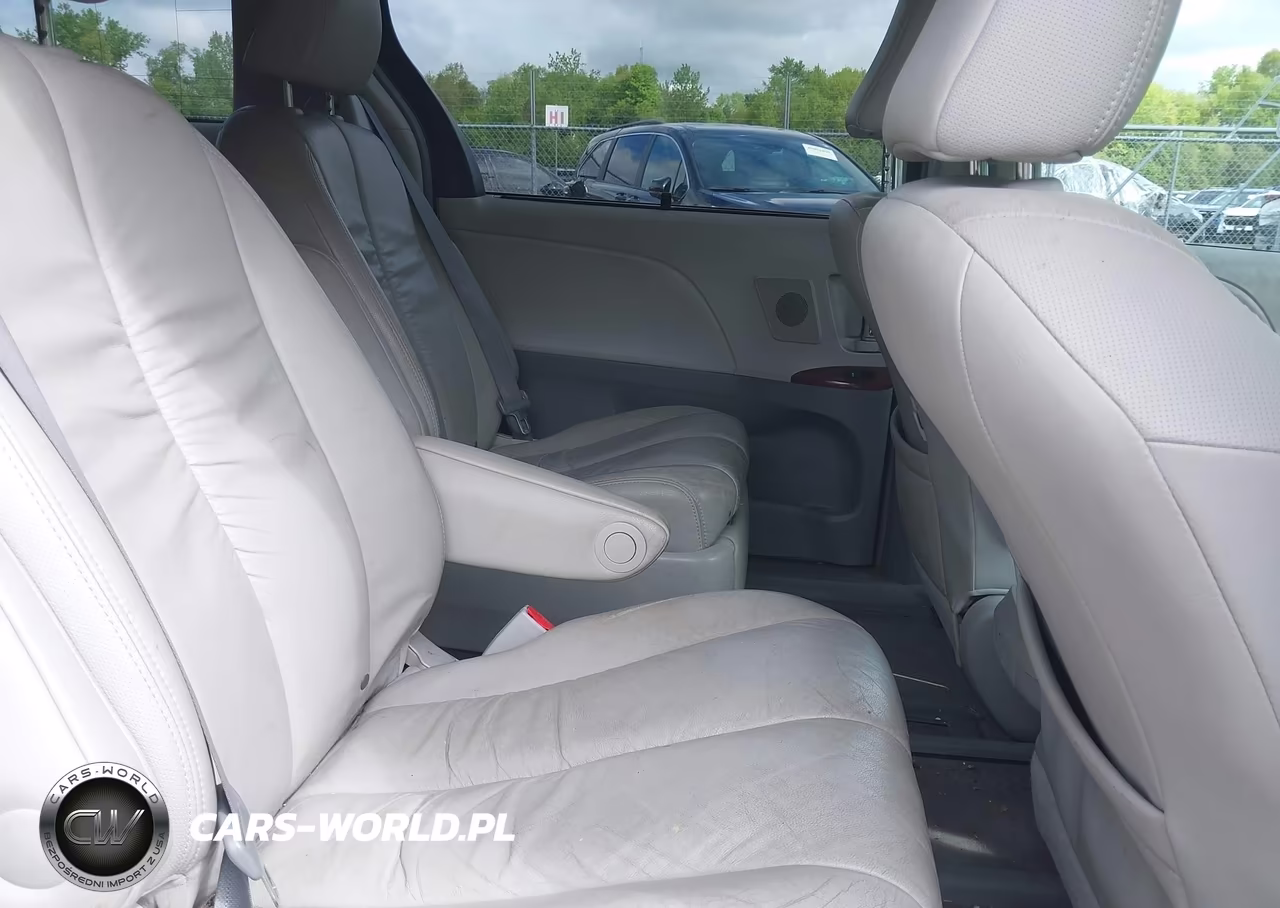 2011 Toyota Sienna Xle VIN:5TDDK3DC5BS020293 - 8