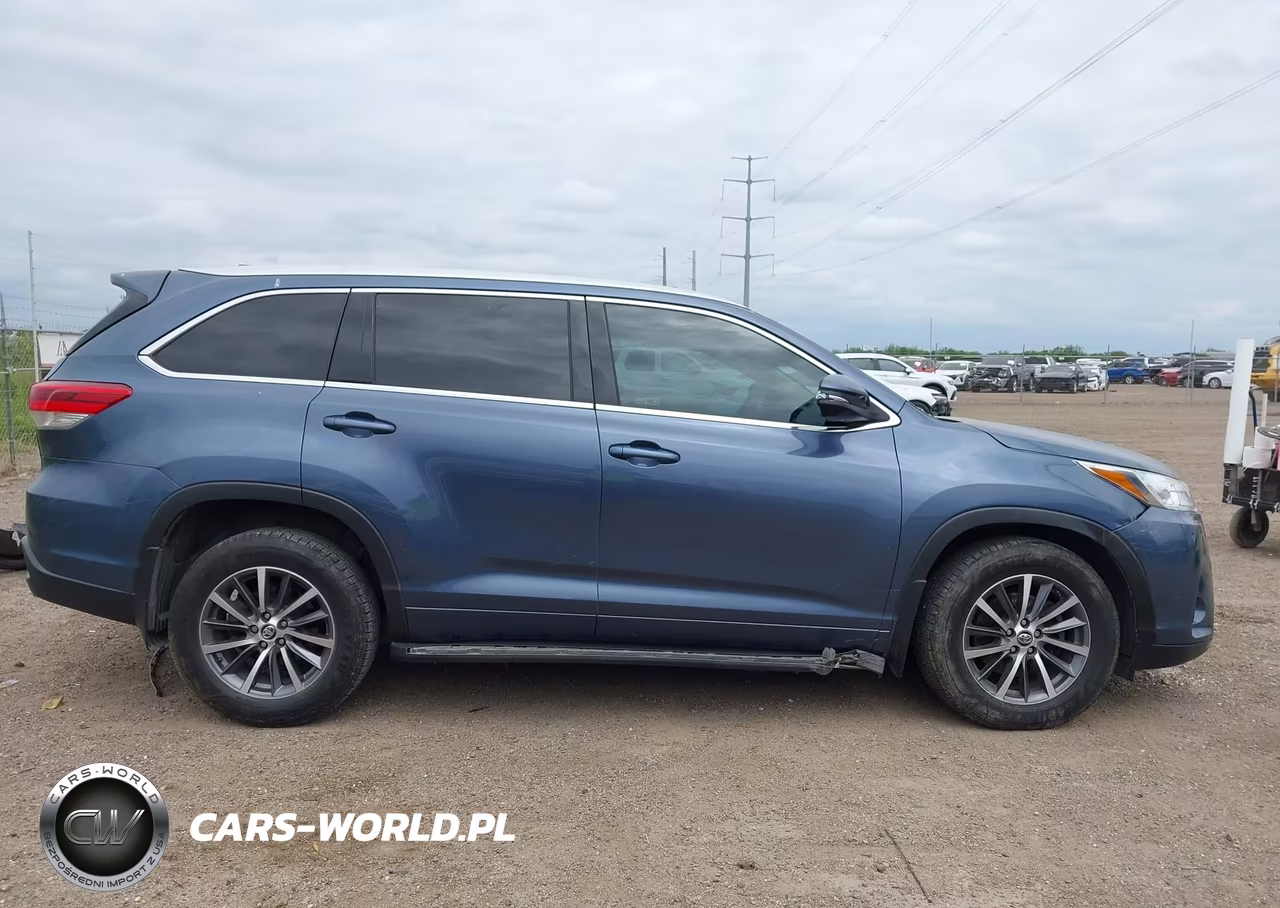 2018 Toyota Highlander Xle VIN:5TDKZRFH8JS281012 - 14