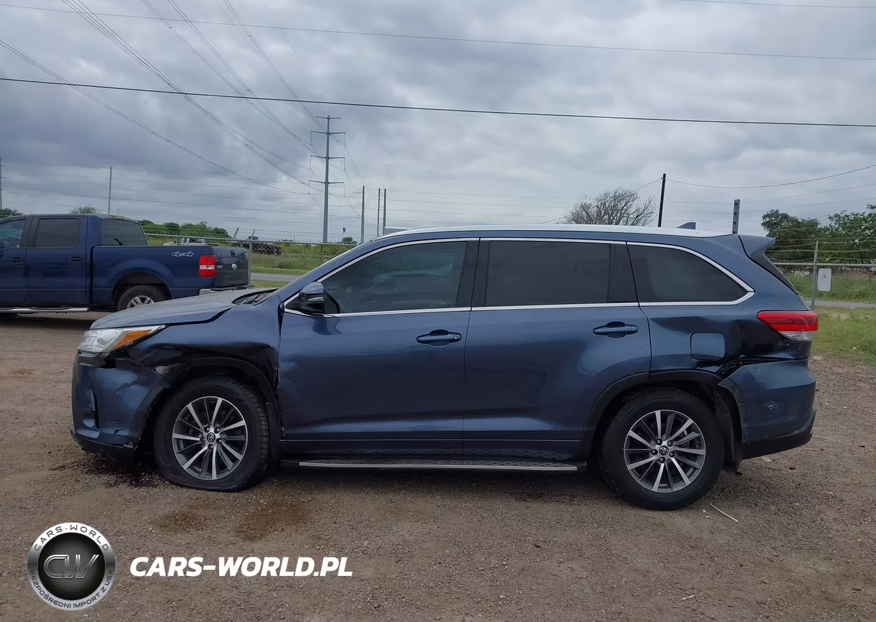 2018 Toyota Highlander Xle VIN:5TDKZRFH8JS281012 - 15