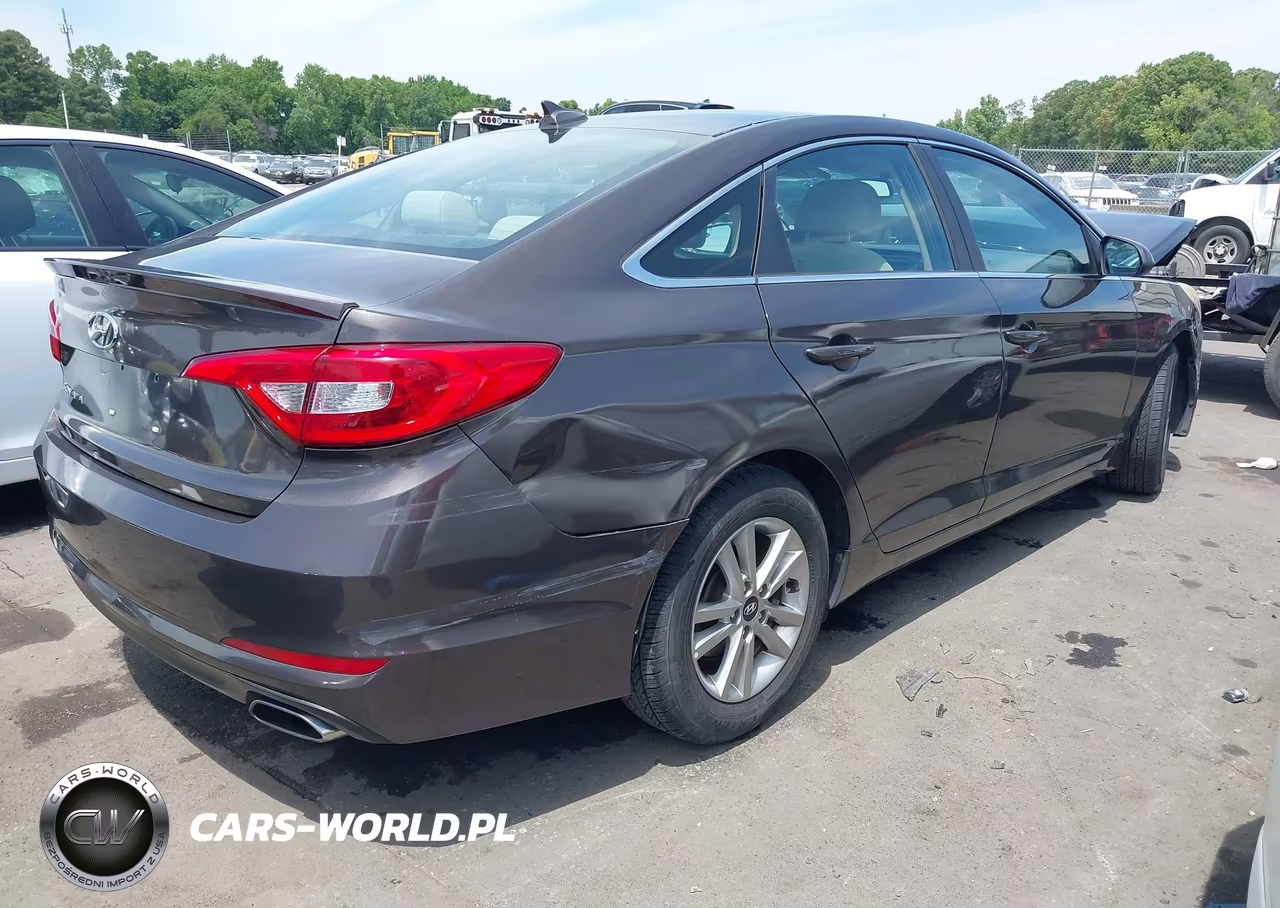 2016 Hyundai Sonata Se VIN:5NPE24AF3GH331825 - 4