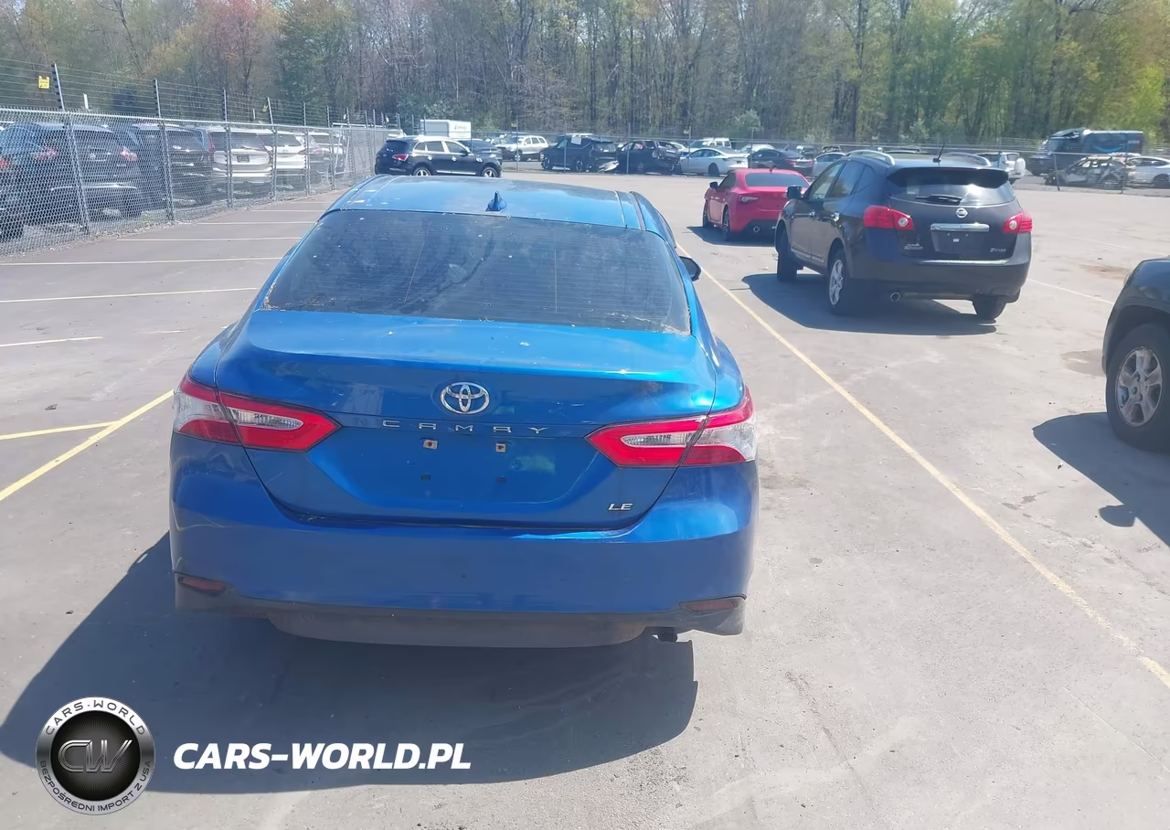 2019 Toyota Camry Le VIN:4T1B11HK0KU253327 - 17