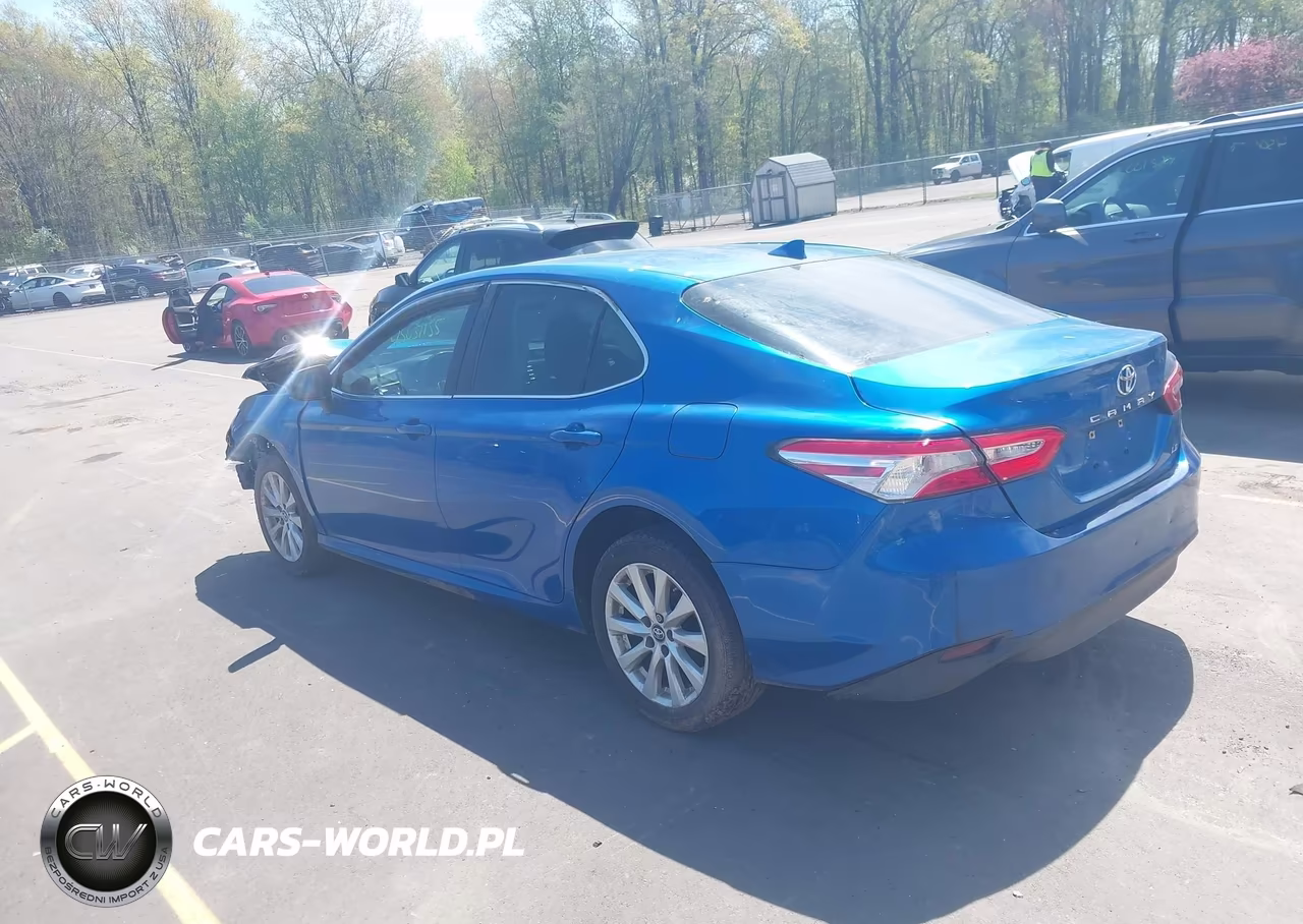 2019 Toyota Camry Le VIN:4T1B11HK0KU253327 - 3