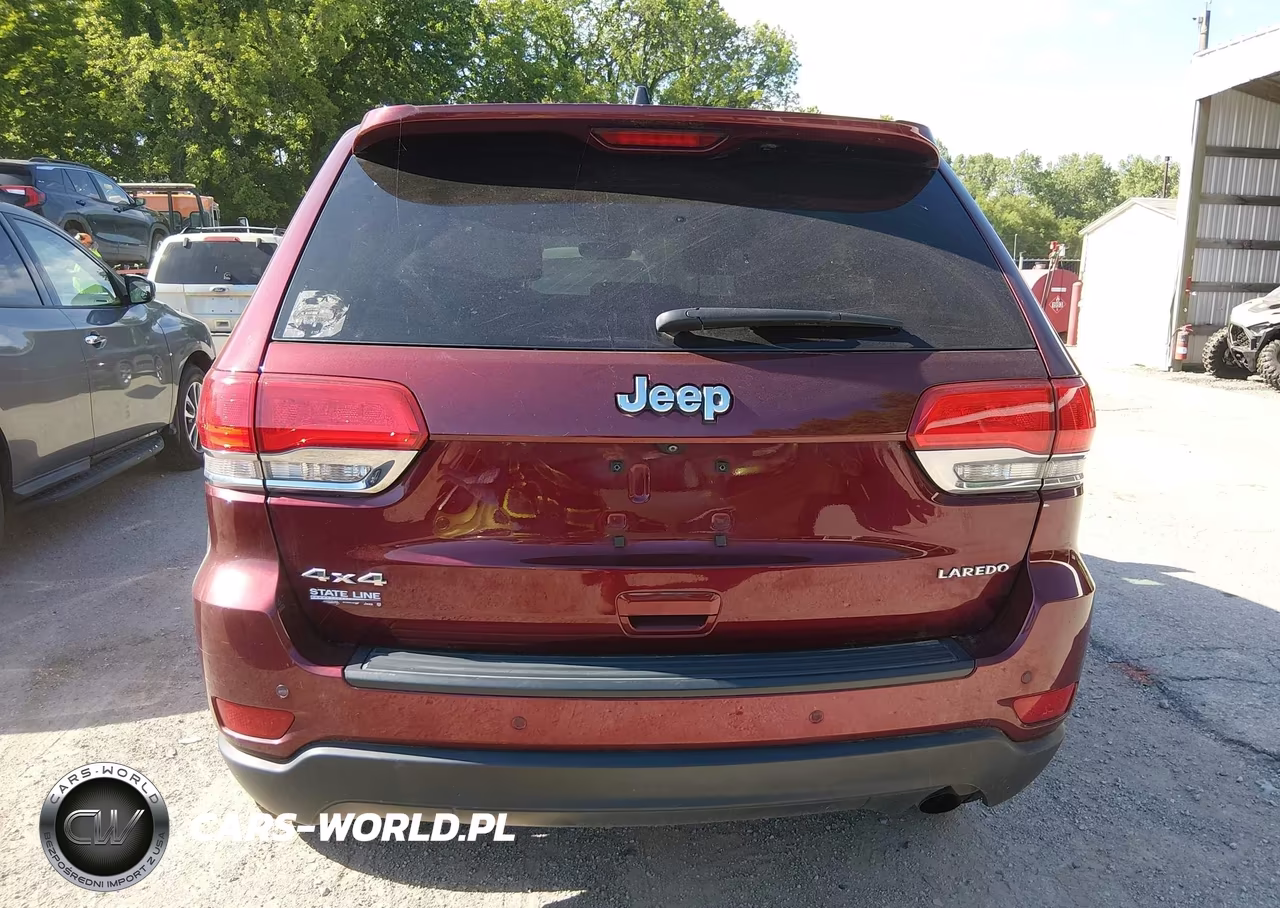 2017 Jeep Grand Cherokee Laredo 4X4 VIN:1C4RJFAG6HC622423 - 16