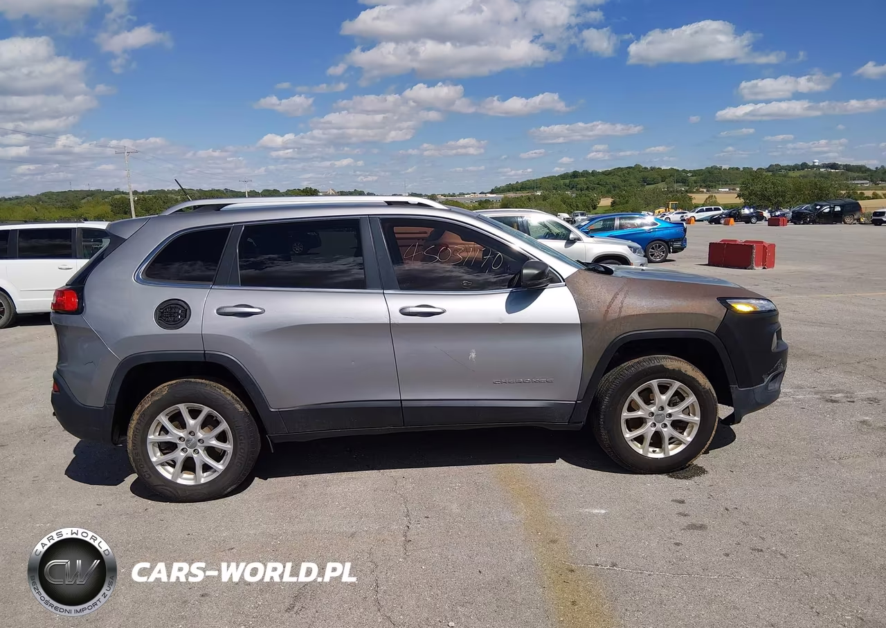 2015 Jeep Cherokee Latitude VIN:1C4PJMCB2FW649837 - 13