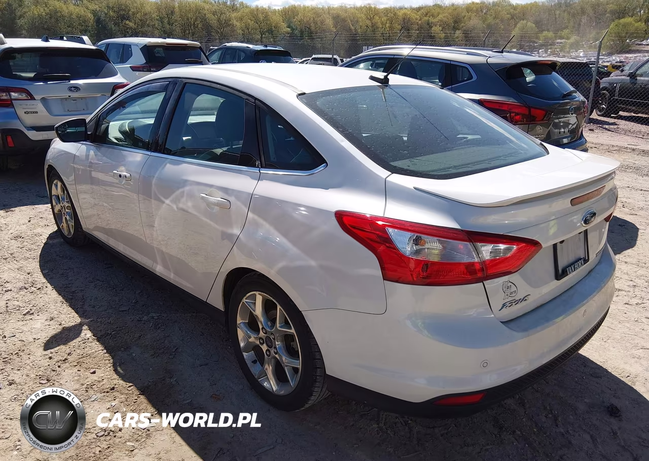 2014 Ford Focus Titanium VIN:1FADP3J24EL292715 - 3