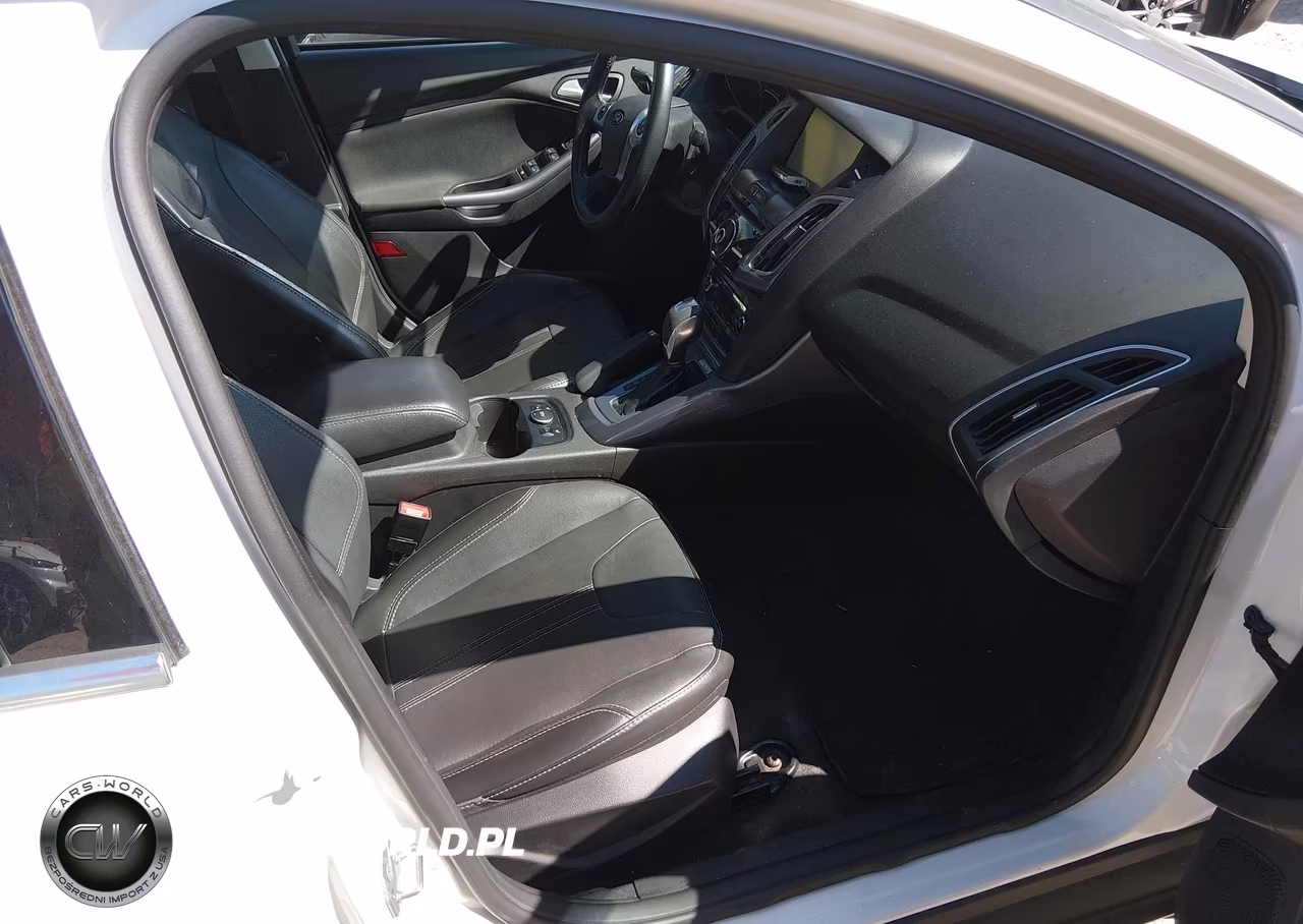 2014 Ford Focus Titanium VIN:1FADP3J24EL292715 - 5