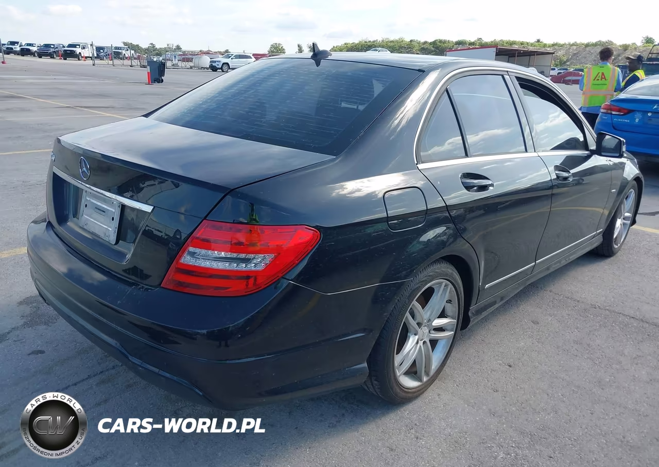2012 Mercedes-Benz C 250 Sport VIN:WDDGF4HB1CR215807 - 4
