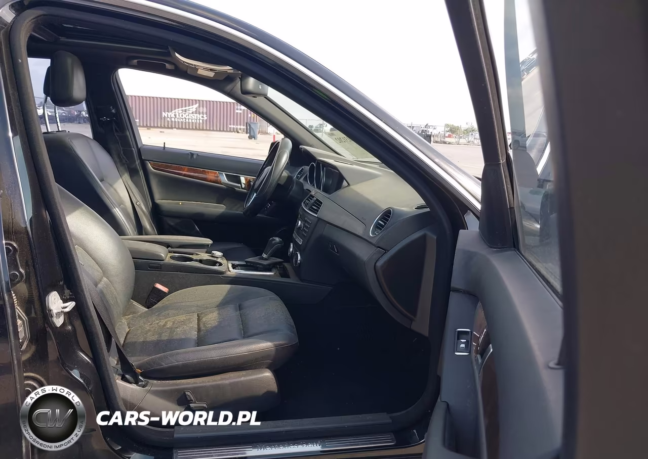 2012 Mercedes-Benz C 250 Sport VIN:WDDGF4HB1CR215807 - 5