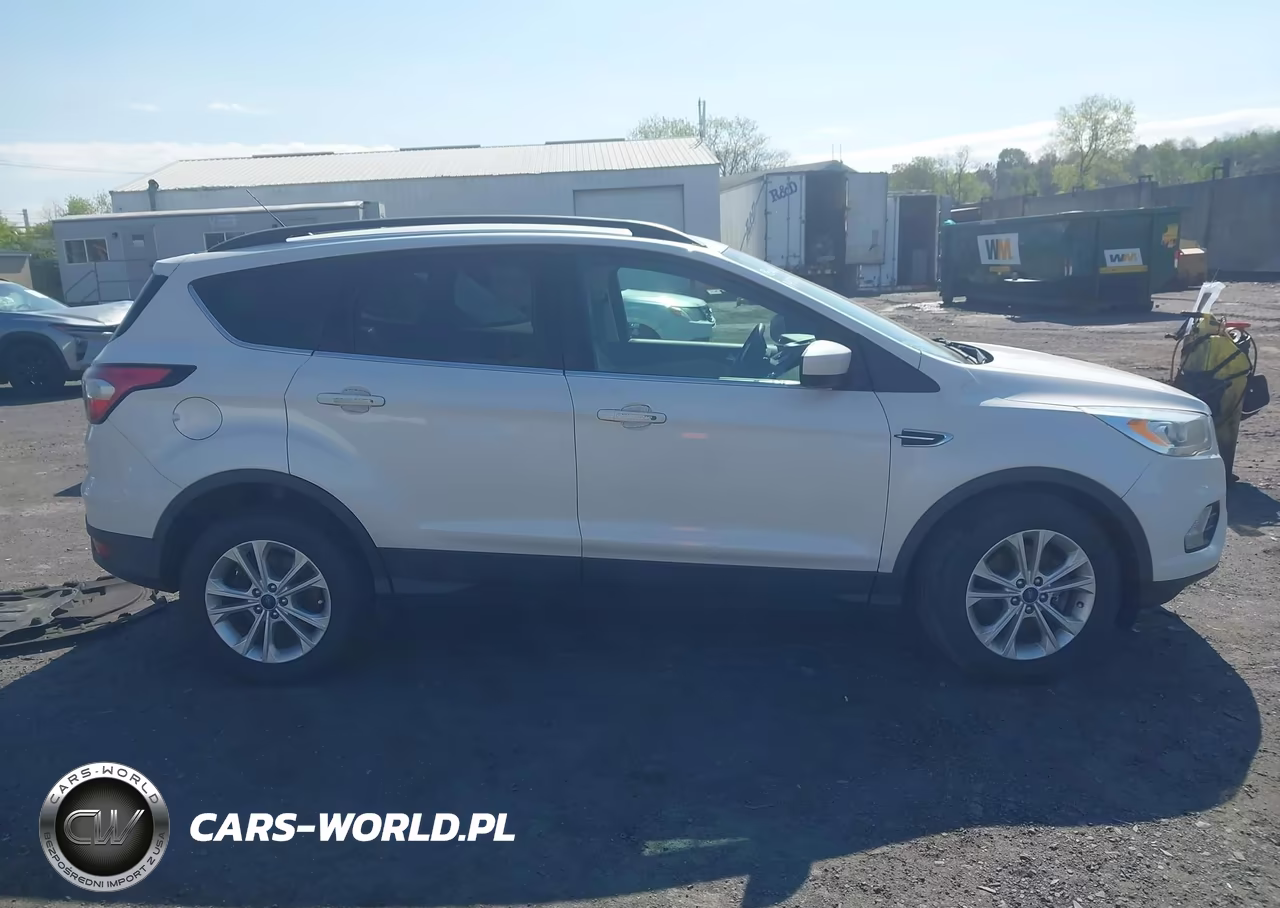 2017 Ford Escape Se VIN:1FMCU9GD8HUB95019 - 13