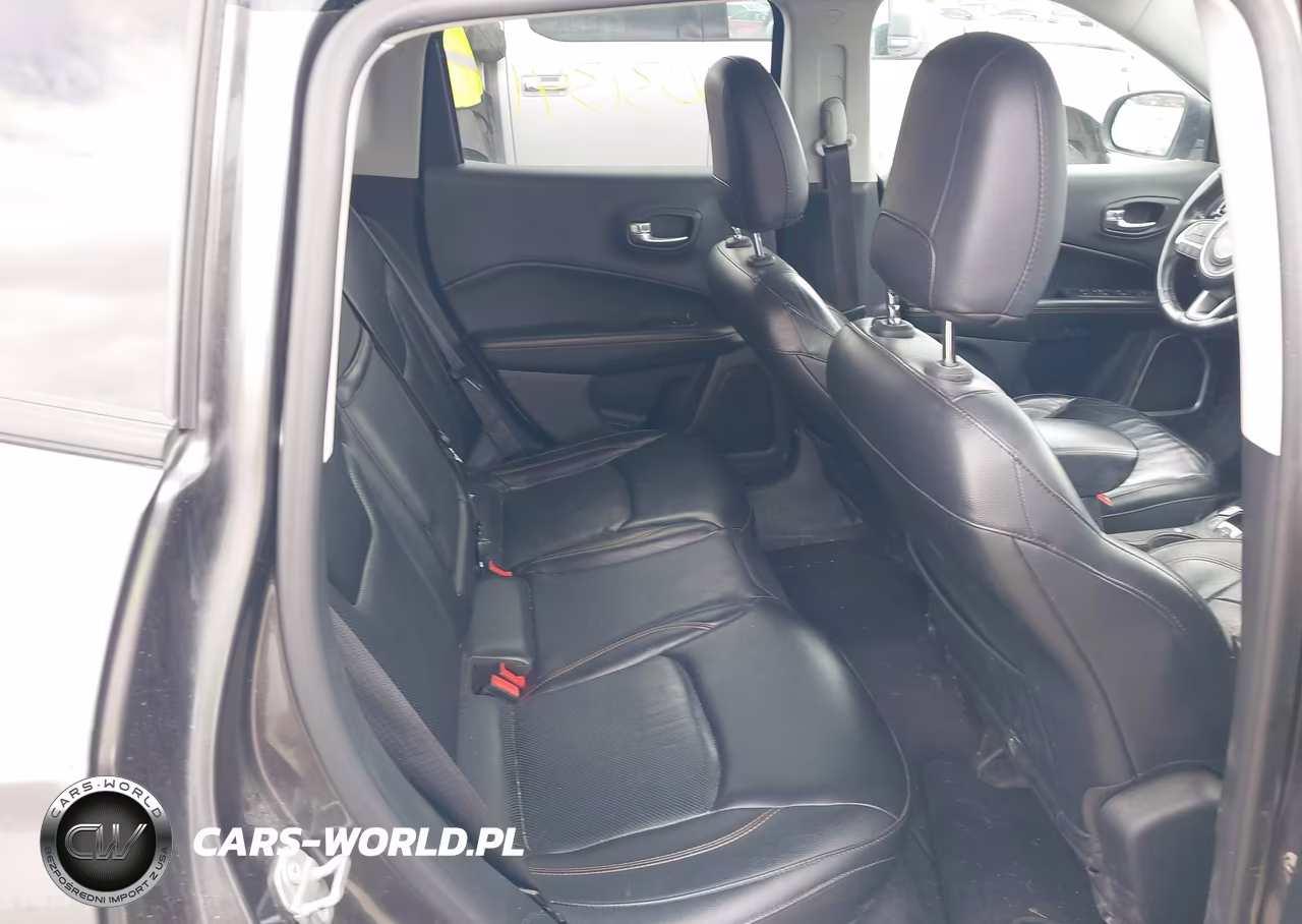 2018 Jeep Compass Limited 4X4 VIN:3C4NJDCB7JT104481 - 8