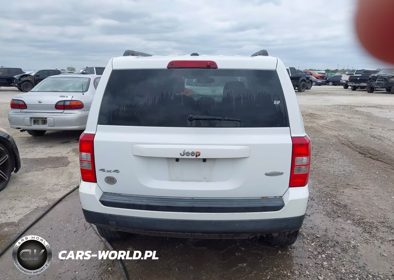 2016 Jeep Patriot Latitude VIN:1C4NJRFB0GD718313 - 16