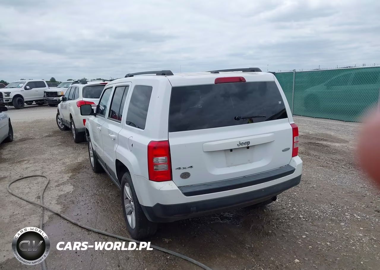 2016 Jeep Patriot Latitude VIN:1C4NJRFB0GD718313 - 18