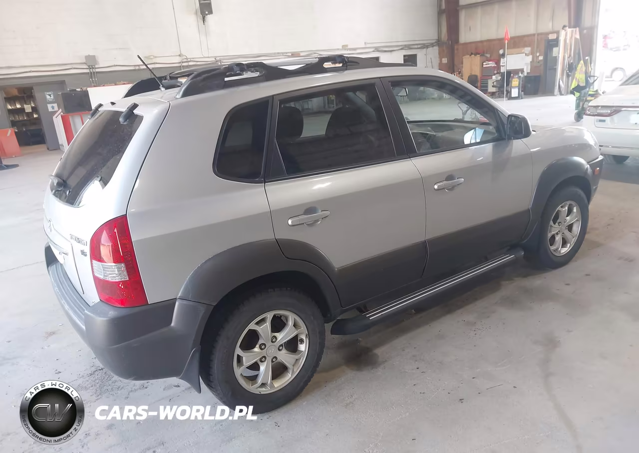 2009 Hyundai Tucson Se VIN:KM8JN72D79U002330 - 4