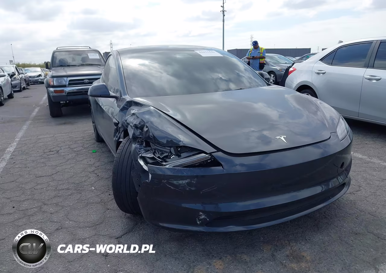 2025 Tesla Model 3 Long Range Rear-Wheel Drive-Standard Rear-Wheel Drive – zdjęcie 1 z 17