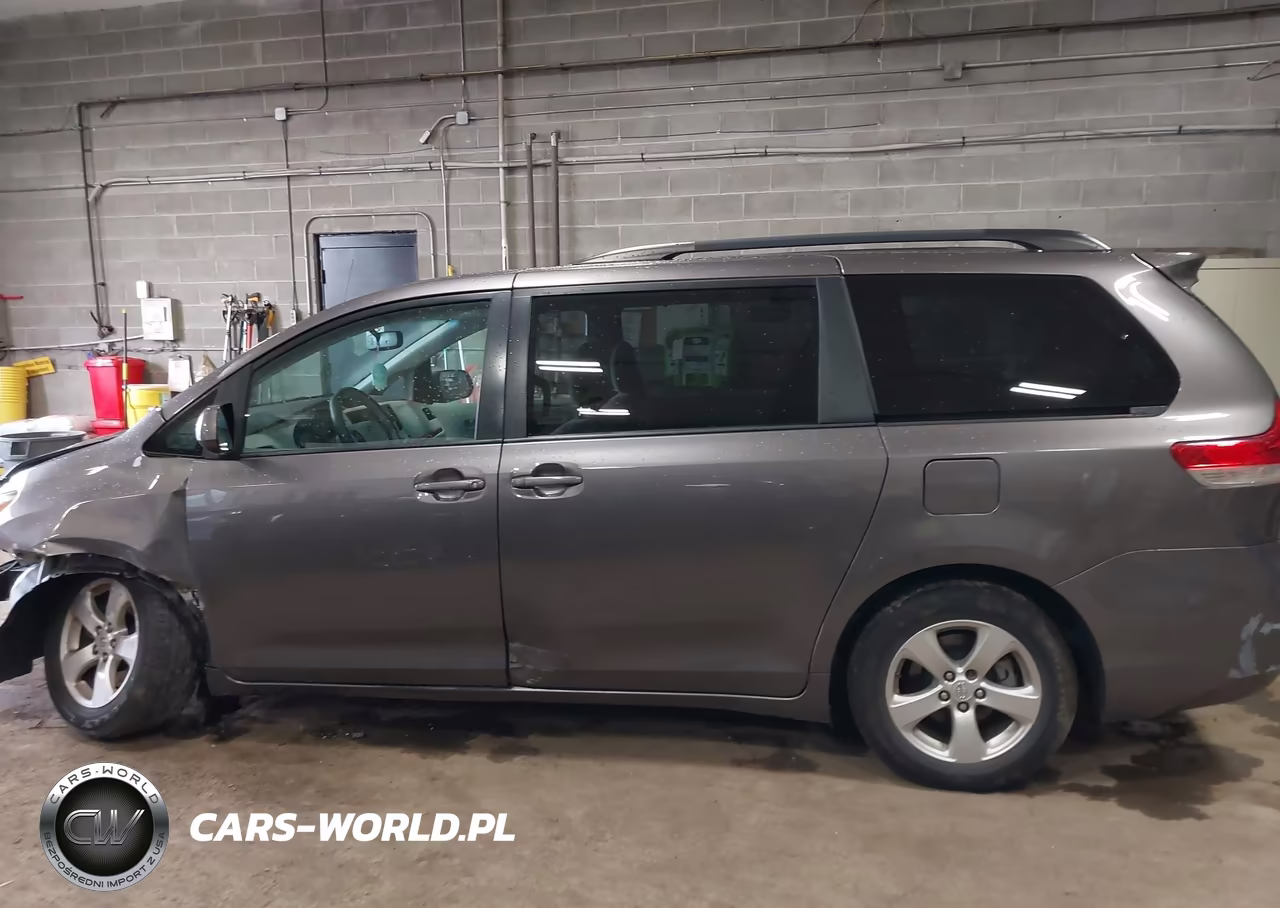 2014 Toyota Sienna Le V6 8 Passenger VIN:5TDKK3DC0ES493417 - 14