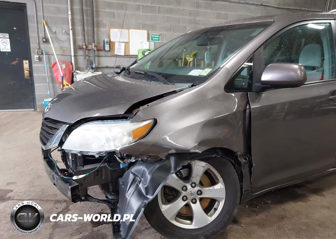 2014 Toyota Sienna Le V6 8 Passenger VIN:5TDKK3DC0ES493417 - 6