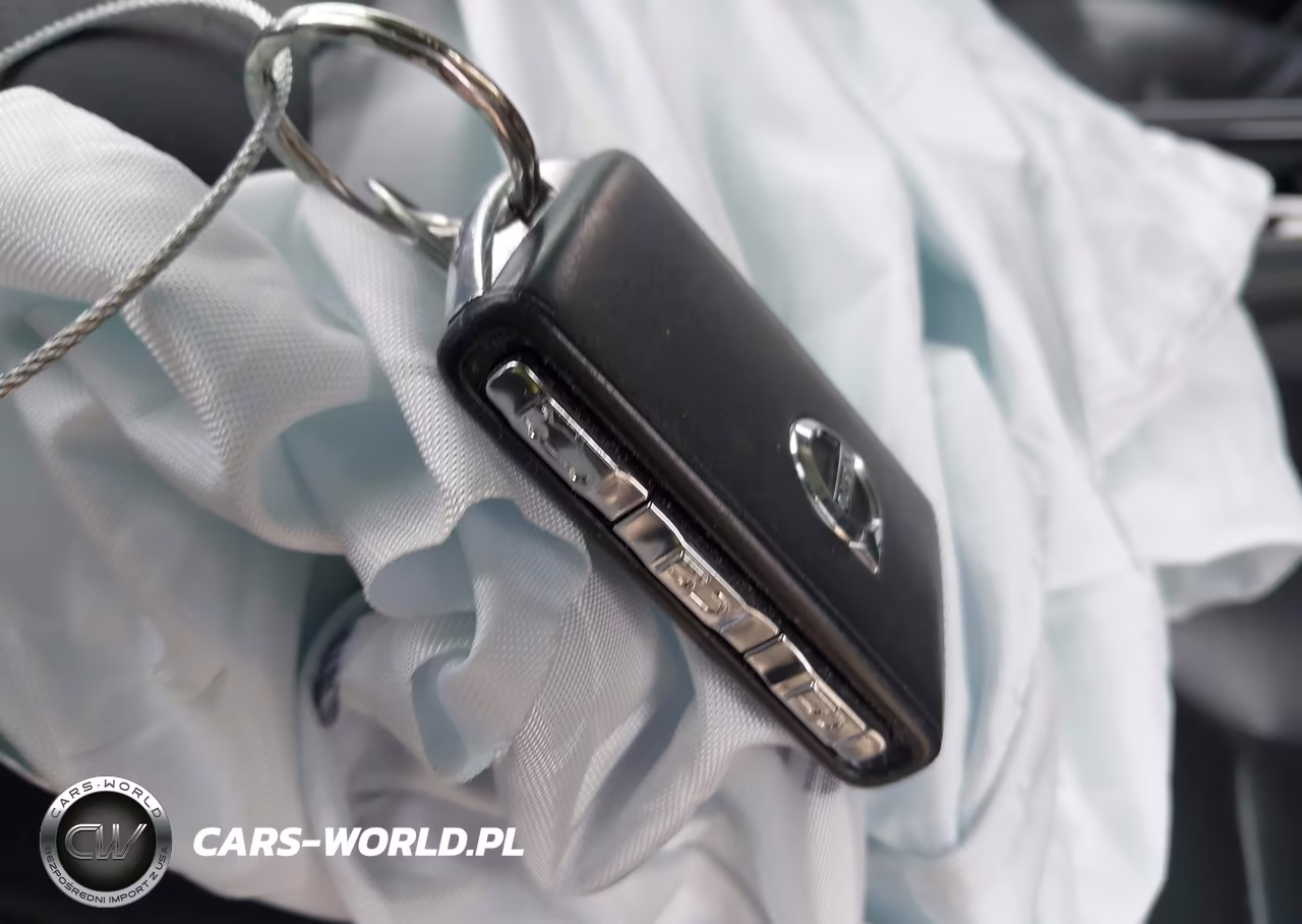 2018 Volvo S90 T5 Momentum VIN:LVY982MK3JP025662 - 11