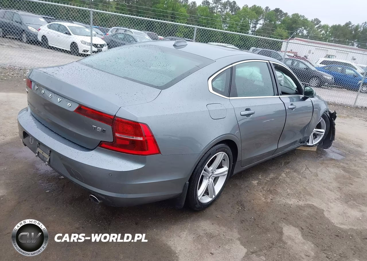 2018 Volvo S90 T5 Momentum VIN:LVY982MK3JP025662 - 4