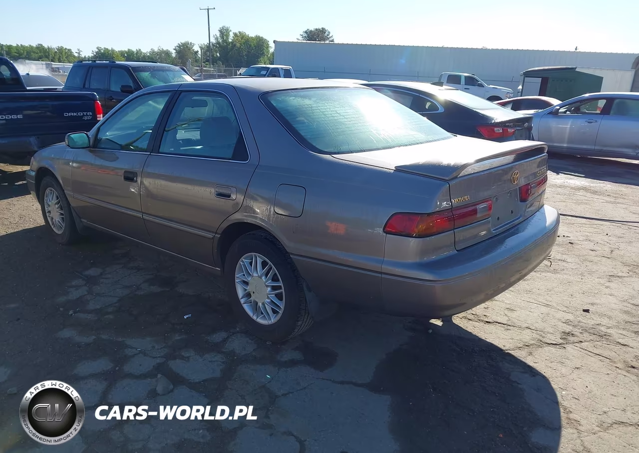 1999 Toyota Camry Le VIN:4T1BG22K7XU872852 - 3