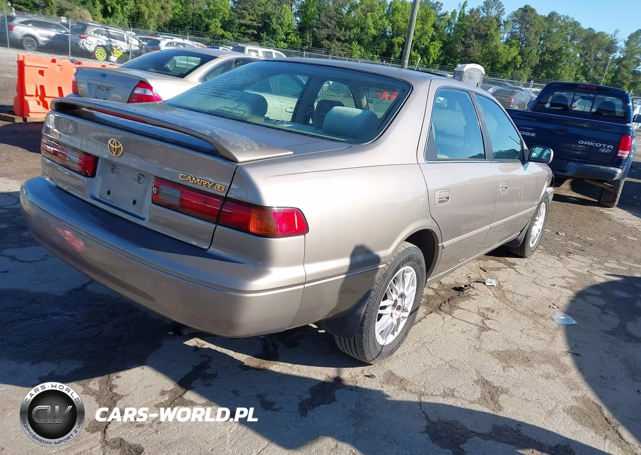 1999 Toyota Camry Le VIN:4T1BG22K7XU872852 - 4