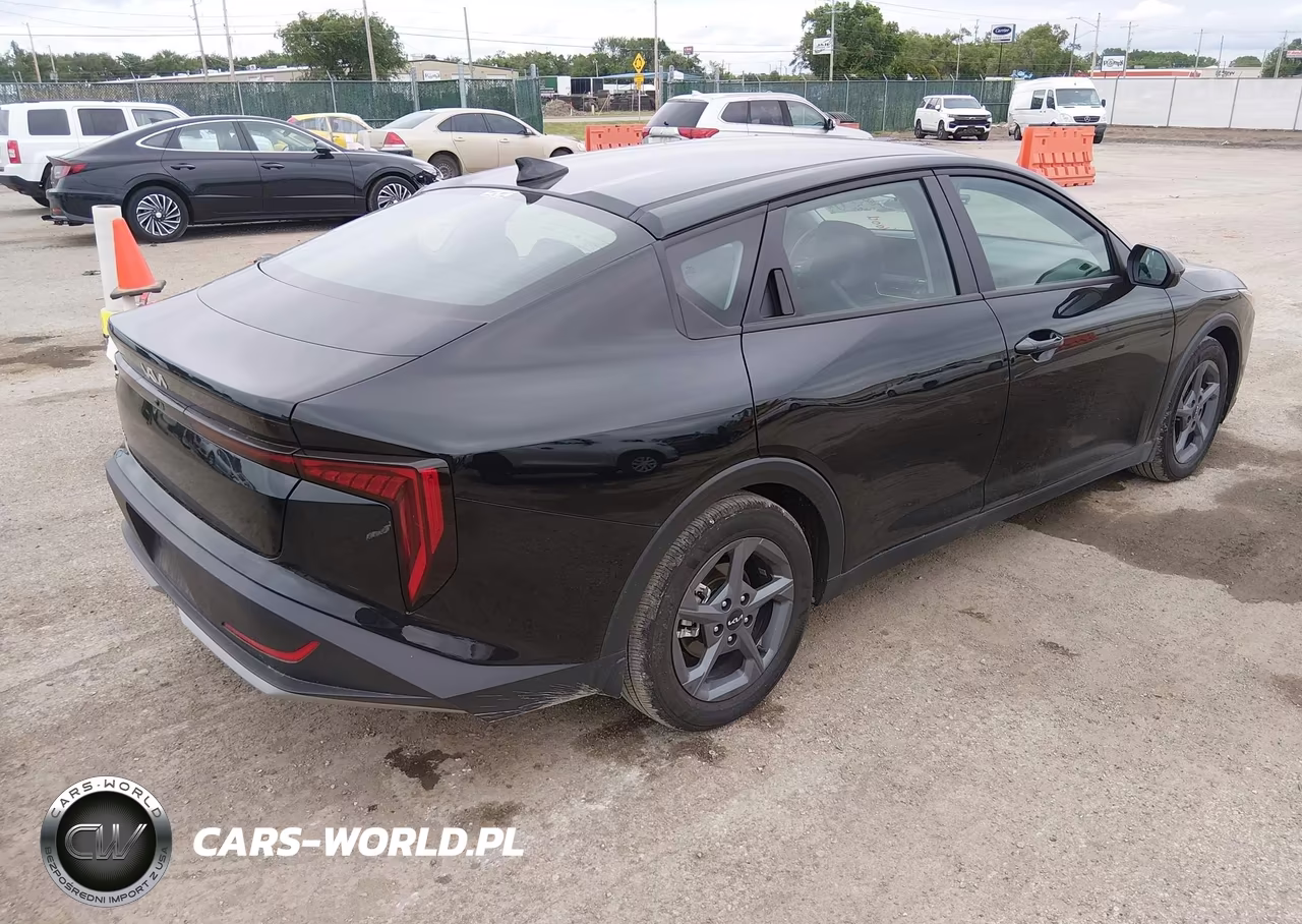 2025 Kia K4 Lxs VIN:3KPFT4DE5SE231291 - 4