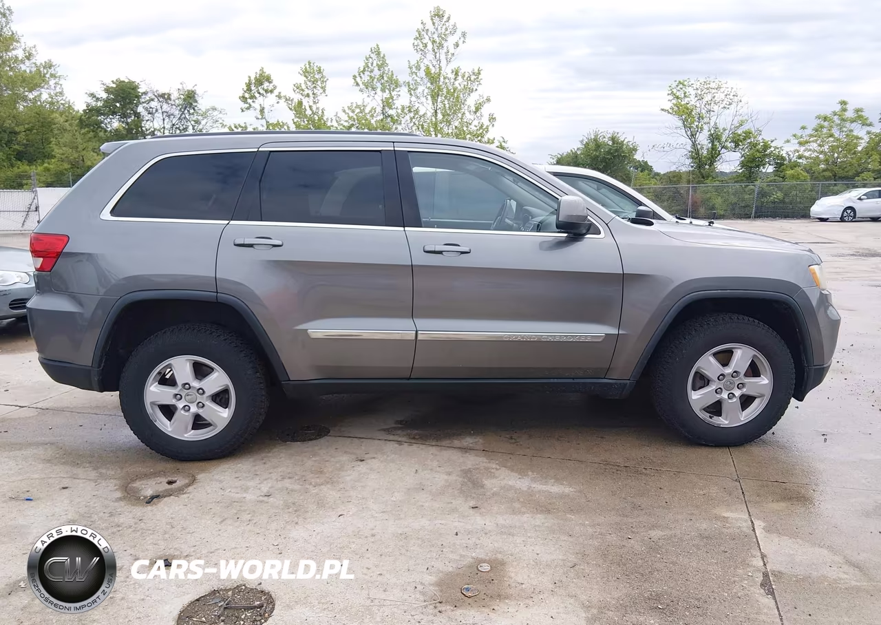 2013 Jeep Grand Cherokee Laredo VIN:1C4RJFAG3DC518708 - 13