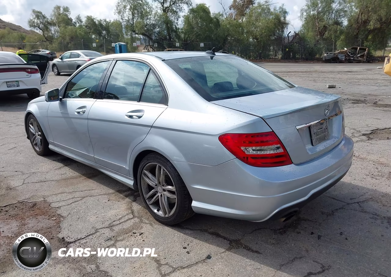 2013 Mercedes-Benz C 250 Sport VIN:WDDGF4HB5DA784224 - 3