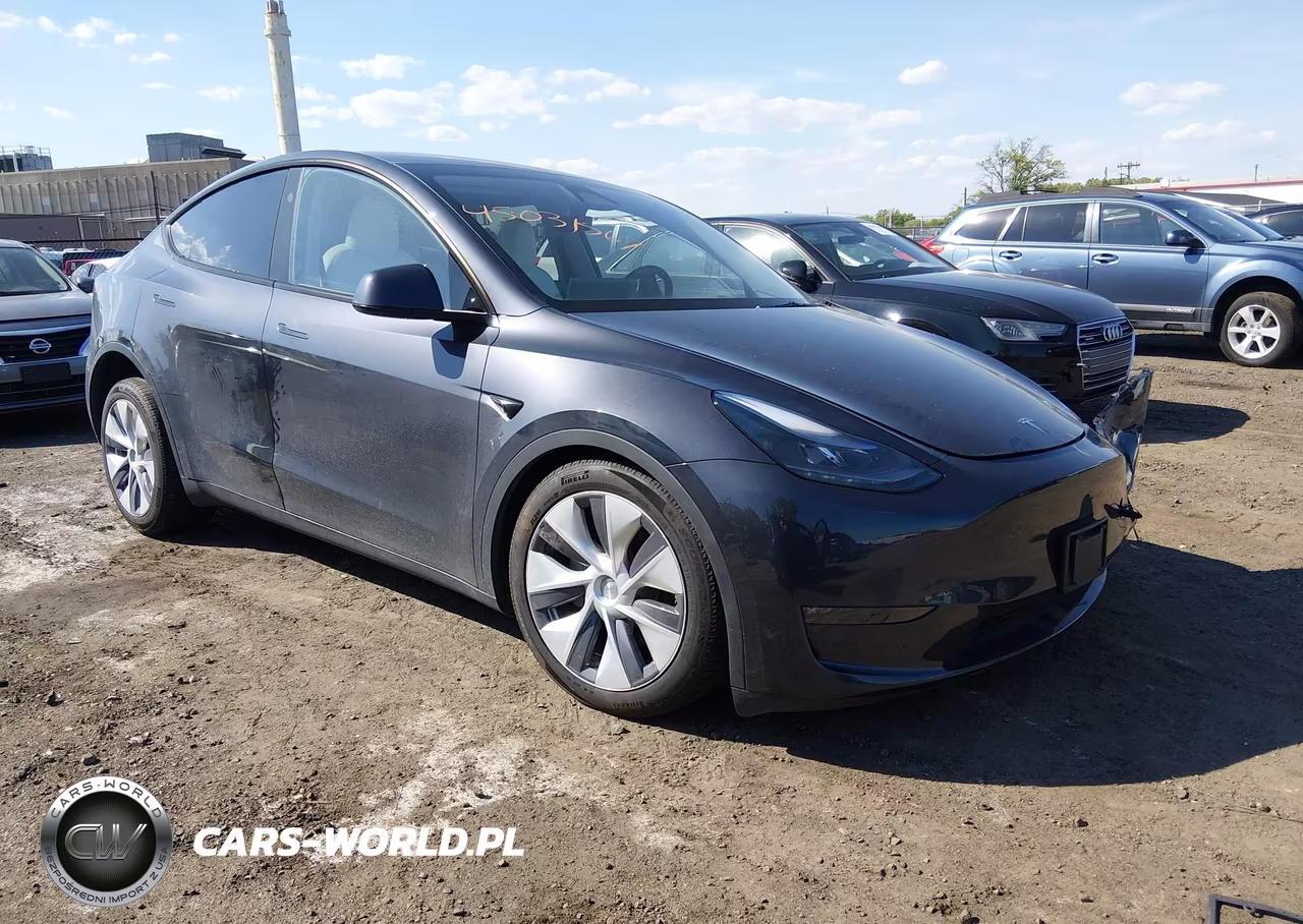 2024 Tesla Model Y Long Range Dual Motor All-Wheel Drive – zdjęcie 1 z 17