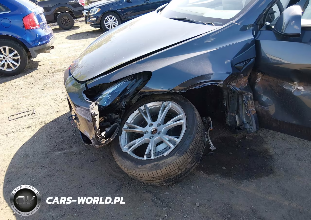 2024 Tesla Model Y Long Range Dual Motor All-Wheel Drive VIN:7SAYGDEE4RA240905 - 6