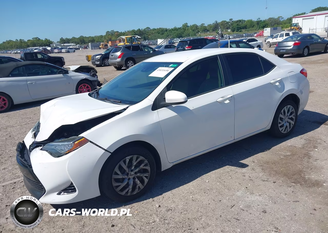 2017 Toyota Corolla Le VIN:5YFBURHE9HP592940 - 2
