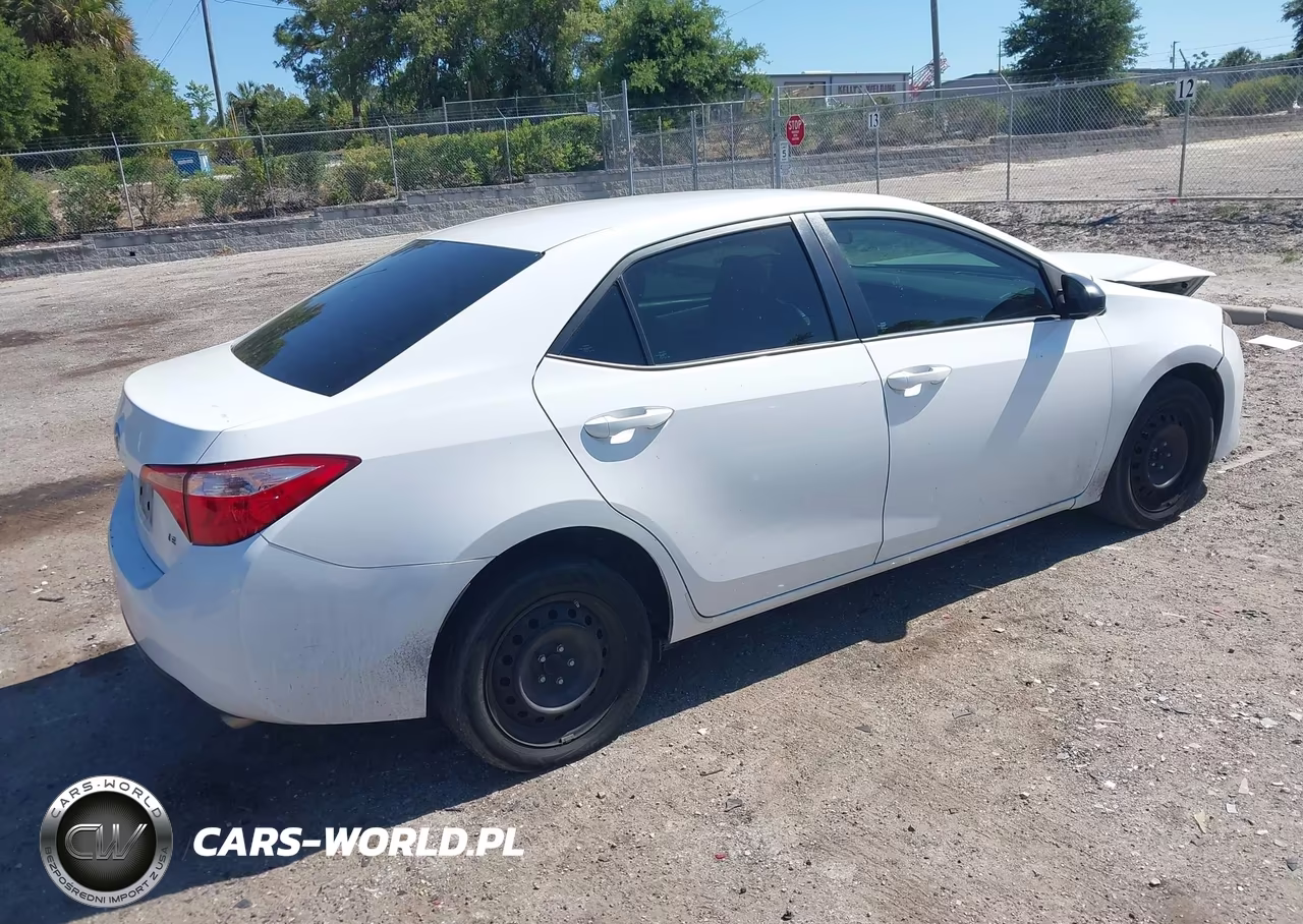 2017 Toyota Corolla Le VIN:5YFBURHE9HP592940 - 4