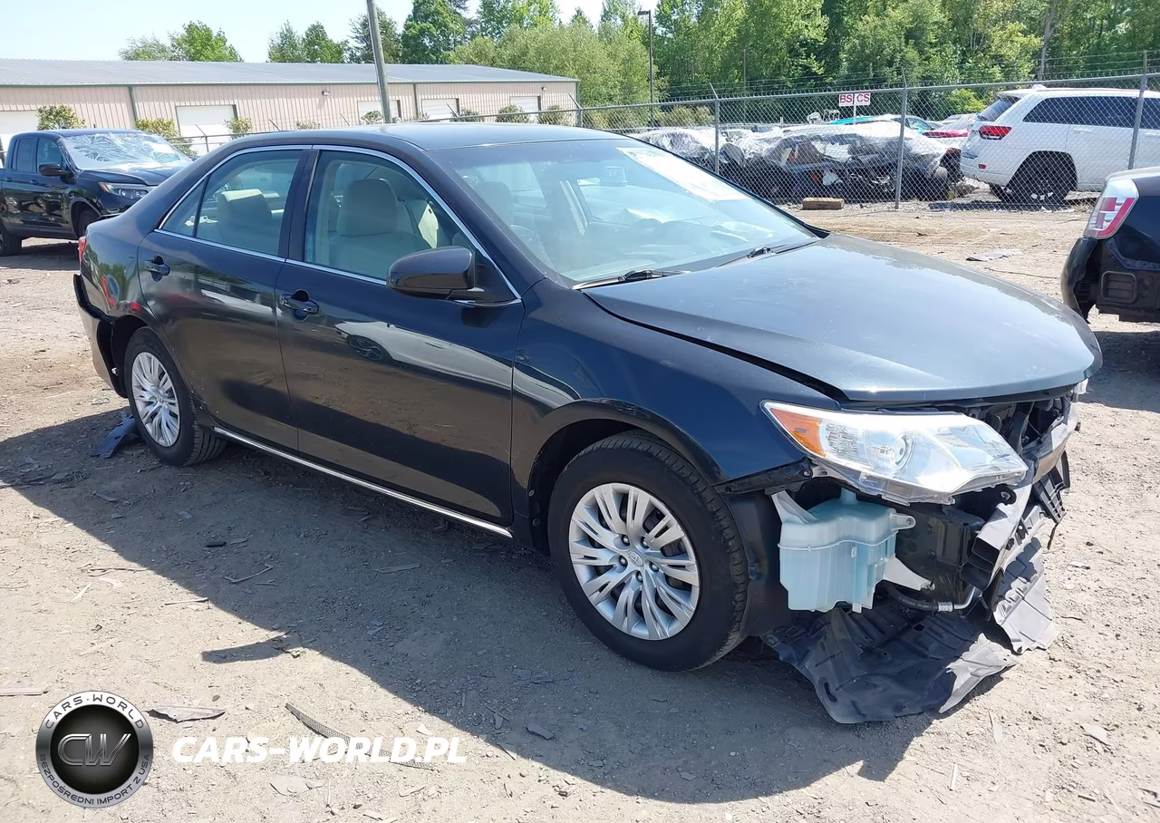 2012 Toyota Camry Le – zdjęcie 1 z 18