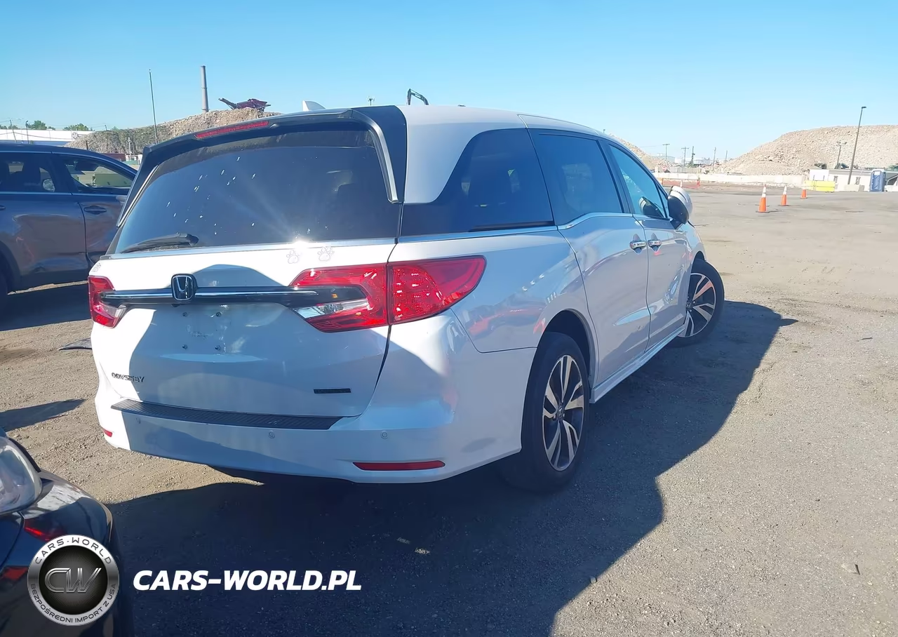 2023 Honda Odyssey Touring VIN:5FNRL6H89PB024191 - 4