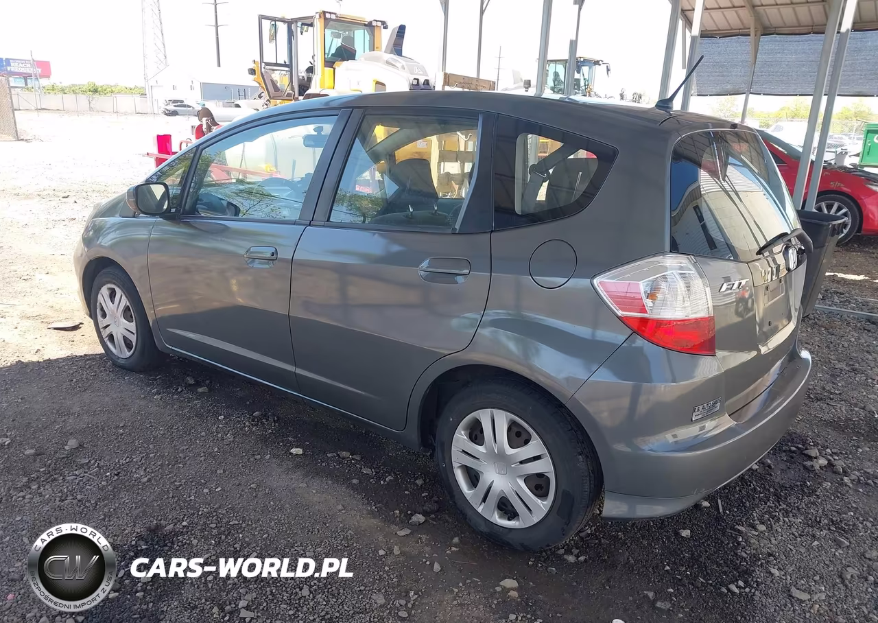2013 Honda Fit VIN:JHMGE8H3XDC020059 - 3