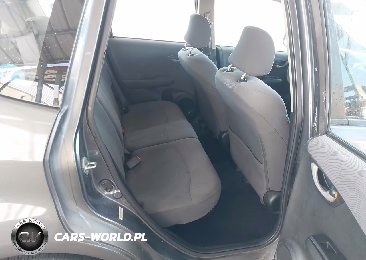 2013 Honda Fit VIN:JHMGE8H3XDC020059 - 8