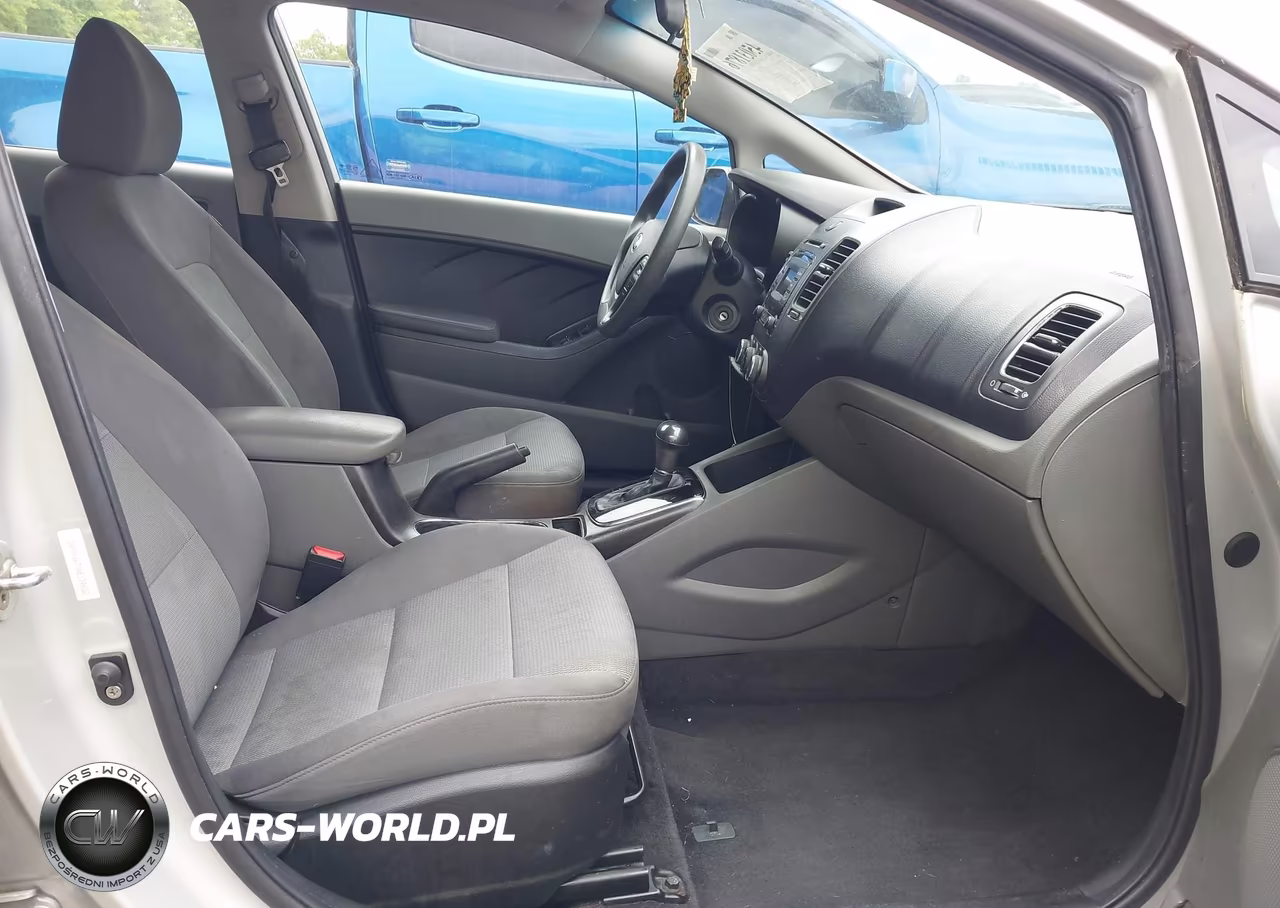 2017 Kia Forte Lx VIN:3KPFK4A70HE134632 - 5