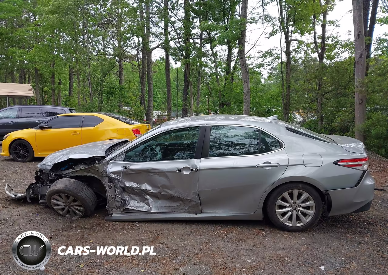 2020 Toyota Camry Le VIN:4T1C11AK3LU999450 - 14