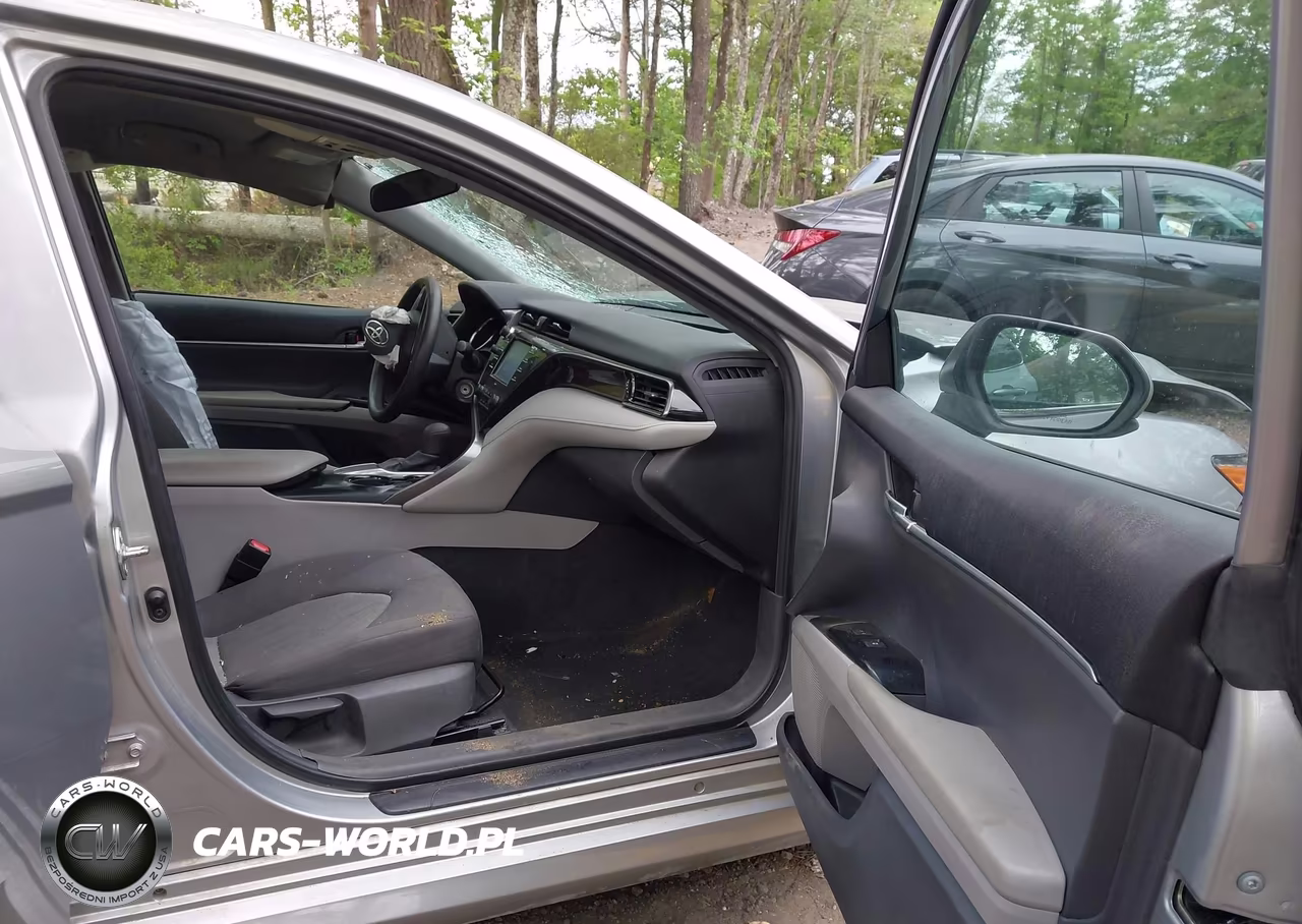 2020 Toyota Camry Le VIN:4T1C11AK3LU999450 - 5