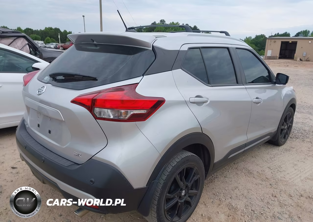 2020 Nissan Kicks Sr Xtronic Cvt VIN:3N1CP5DV5LL548503 - 4