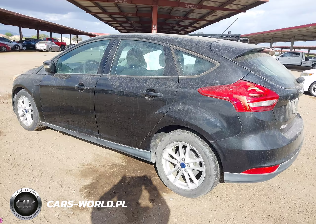 2015 Ford Focus Se VIN:1FADP3K28FL368775 - 3