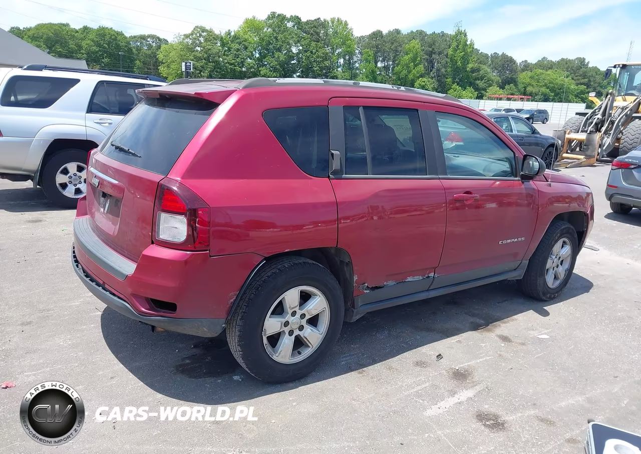 2015 Jeep Compass Sport VIN:1C4NJCBA2FD284940 - 4