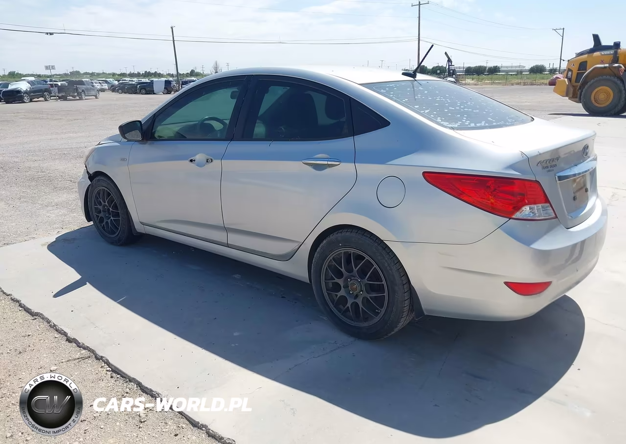 2013 Hyundai Accent Gls VIN:KMHCT4AE5DU305199 - 3