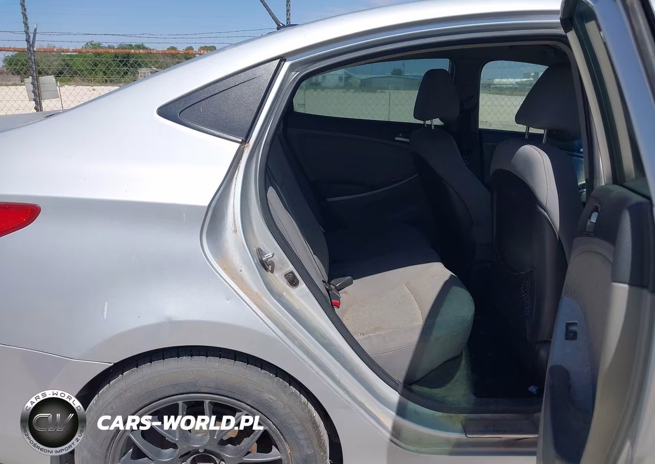 2013 Hyundai Accent Gls VIN:KMHCT4AE5DU305199 - 8