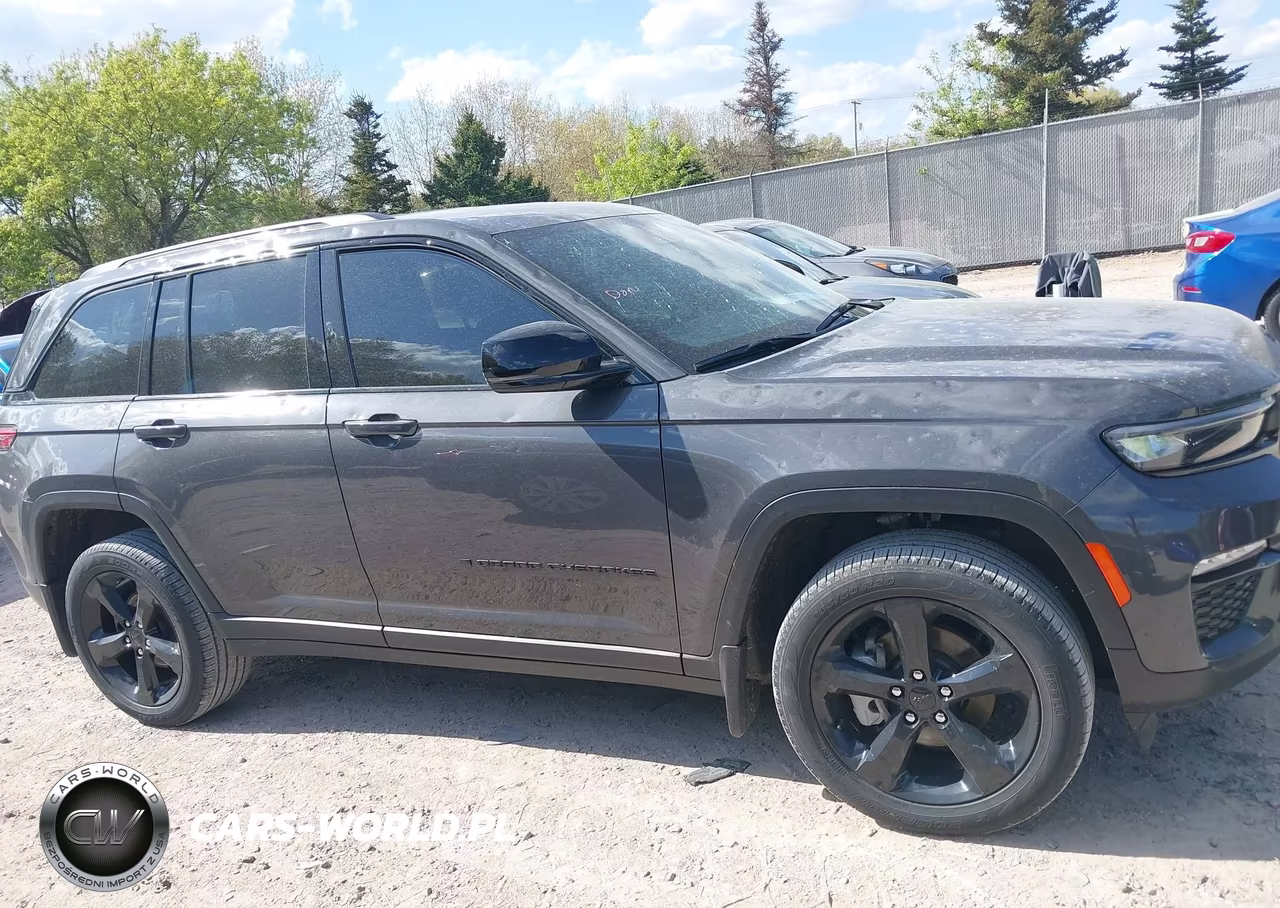 2025 Jeep Grand Cherokee Limited 4X4 VIN:1C4RJHBG9SC270519 - 13