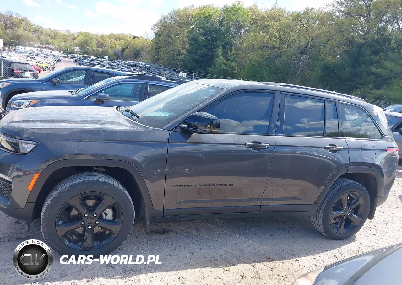2025 Jeep Grand Cherokee Limited 4X4 VIN:1C4RJHBG9SC270519 - 14