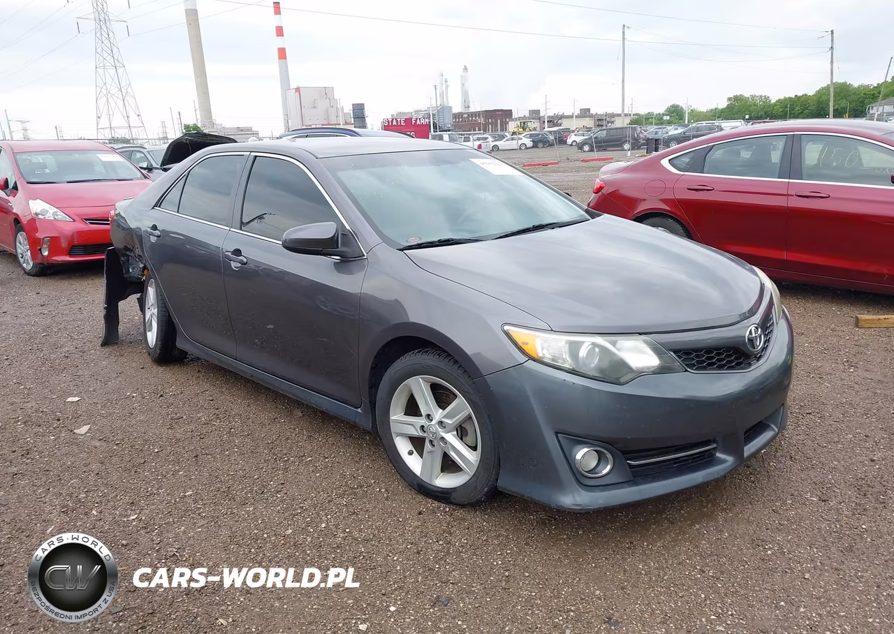 2013 Toyota Camry Se – zdjęcie 1 z 16