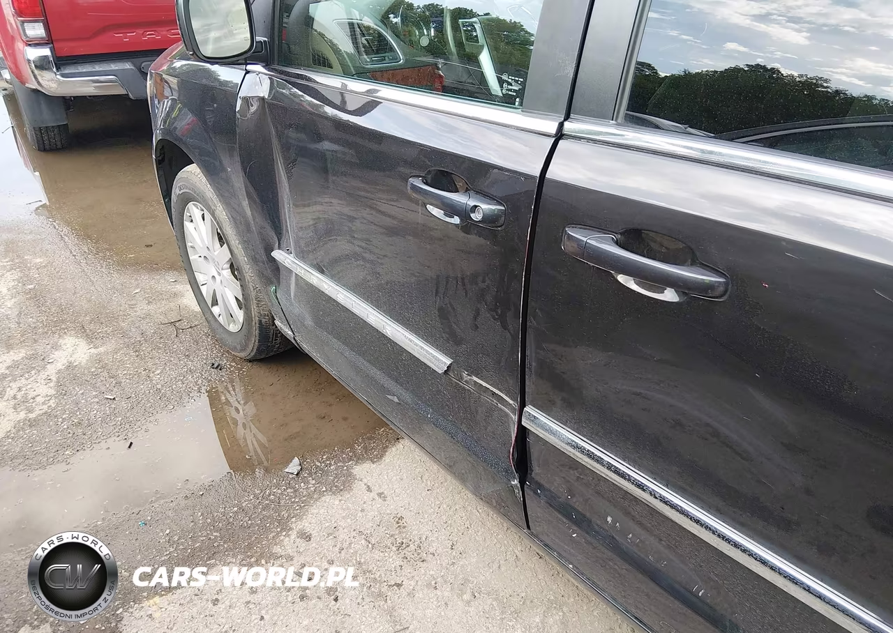 2014 Chrysler Town & Country Touring VIN:2C4RC1BG5ER373384 - 14