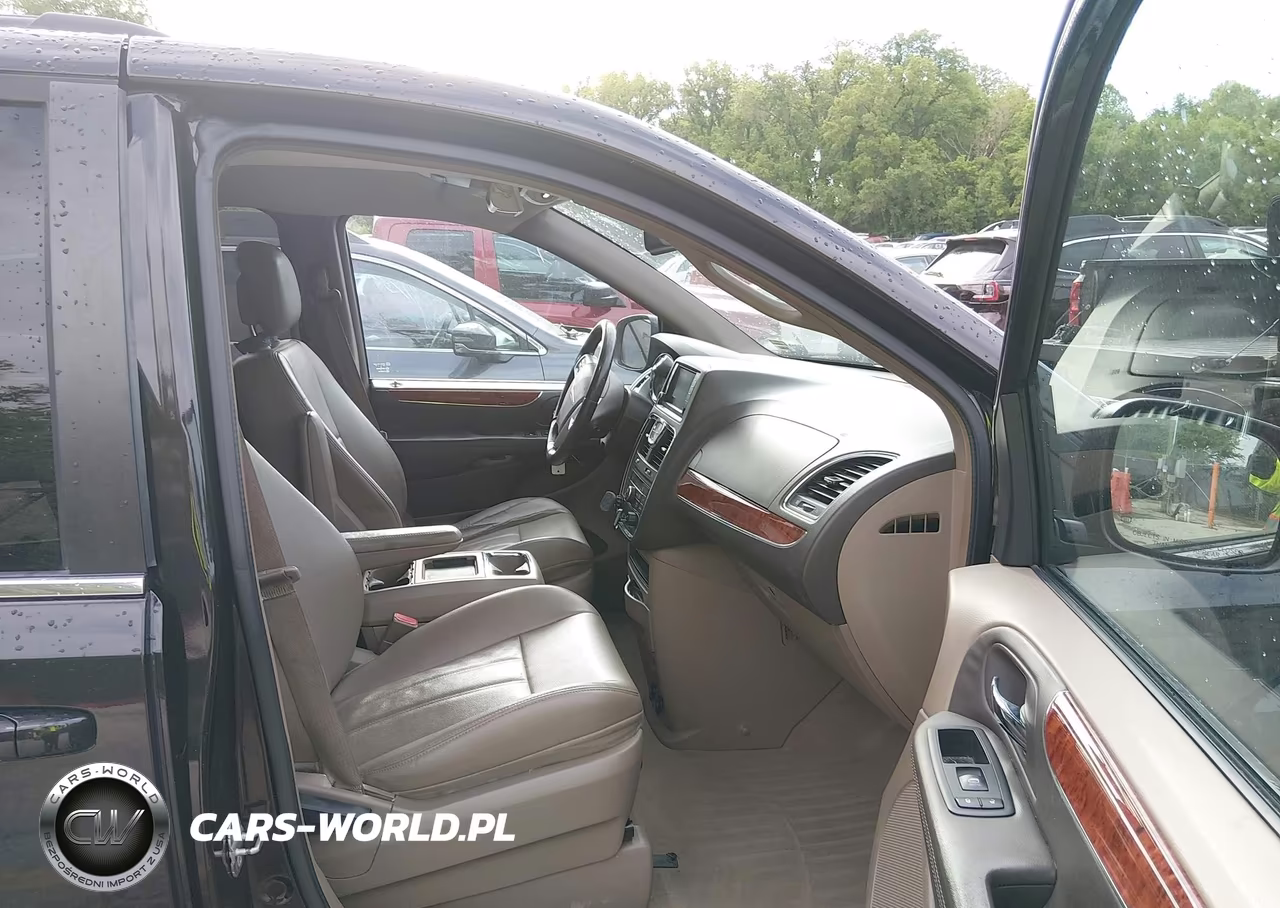 2014 Chrysler Town & Country Touring VIN:2C4RC1BG5ER373384 - 5