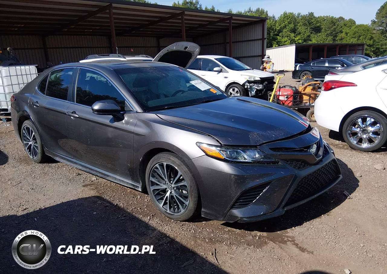 2018 Toyota Camry Se VIN:4T1B11HKXJU137468 - 1